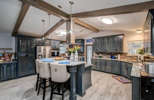 Wild Peach Village House | Brazoria Riverside Family Paradise!