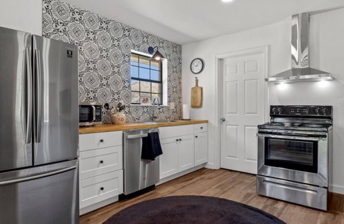 Hill County Cabin | Brazos Riverside Cottage - Family, Fun Getaway