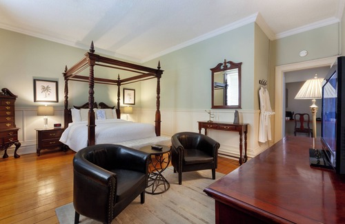 Fergus Hotel | Breadalbane Inn