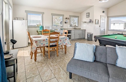 Rockport Cottage | Break Point - Waterfront in Rockport!