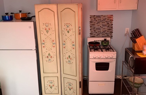 Cottage Line Apartment | Break Side Studio #5 (Apartment) - Pets Allowed by RedAwning