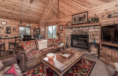 Ruidoso Cabin | Breakaway Cabin | Hot Tub, Wood-Burning Fireplace