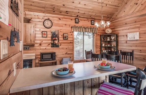 Ruidoso Cabin | Breakaway Cabin | Hot Tub, Wood-Burning Fireplace