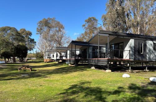 Acheron Hotel | Breakaway Twin Rivers Caravan Park