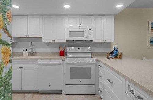Sanibel House | Breaker's West A7