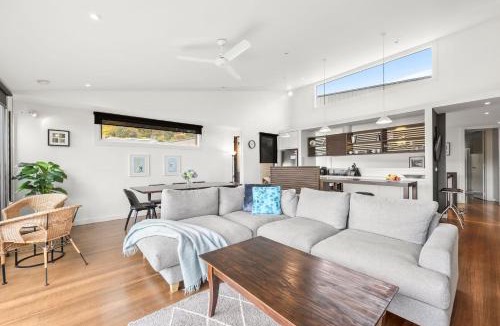 Lorne House | Breakers 12 - BYO Linen