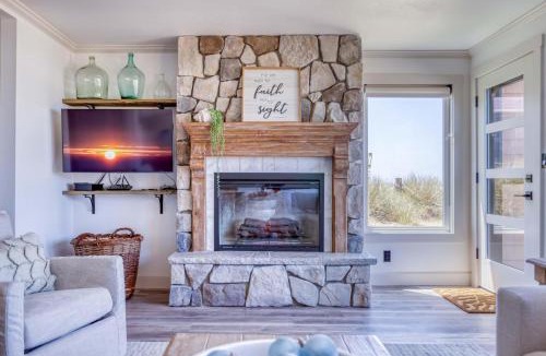 Neskowin House | Breakers Beach House 1 - Meredith Lodging