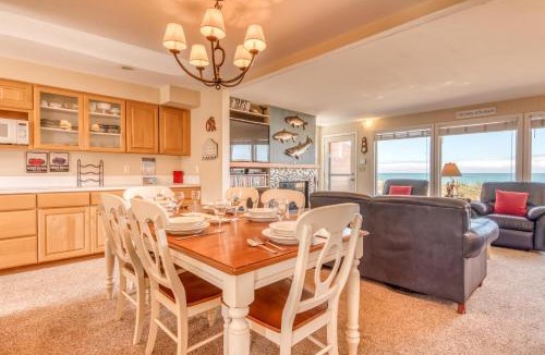 Neskowin House | Breakers Beach House 5 - Meredith Lodging