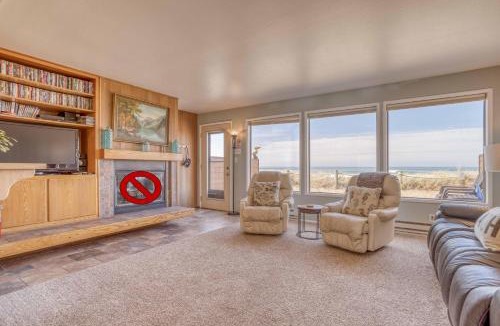 Neskowin House | Breakers Beach House 8 - Meredith Lodging