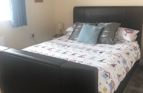 Walcott House | 'Breakers' by the sea