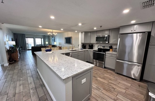 Destin Condo | "Breakers East 502" Gulf Front 2BR/2BA Beach setup included