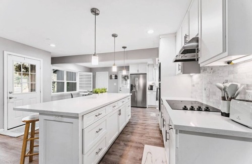 Conroe House | Breakfast with a View with BBQ Firepit Golf Course