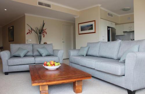 Shoal Bay Apartment | Breakwater 102 Shoal Bay