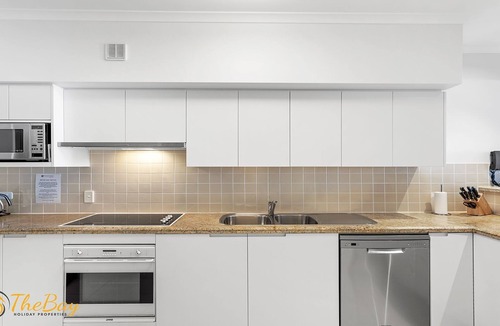 Shoal Bay Apartment | Breakwater Apartment 105