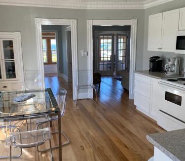 Lower Woods Harbour House | Breakwater Lodge