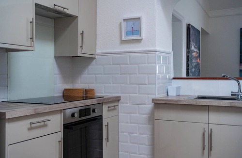 Ventnor Apartment | Breathtaking 180° Ocean Views