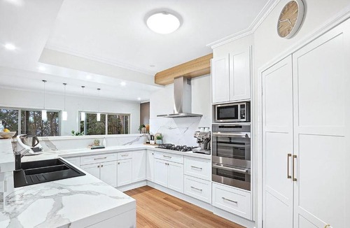 Ferny Creek House | Breathtaking 5BR Highview Hermitage