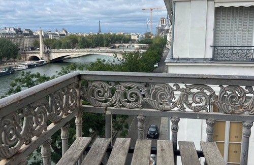 Les Iles Apartment | Breathtaking Artistic 2 Bedrooms on the Seine