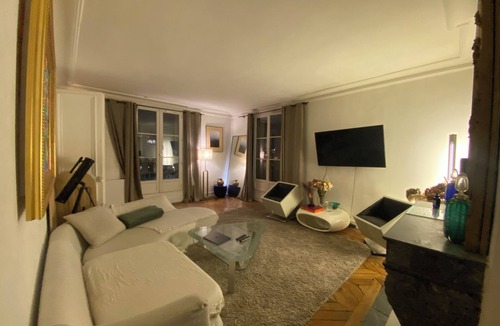 Les Iles Apartment | Breathtaking Artistic 2 Bedrooms on the Seine
