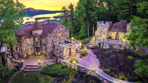 Bolton Landing House | Breathtaking Cottage Rental on Castle Grounds Overlooking Lake George