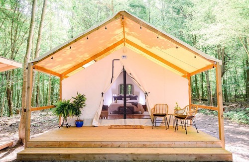 Ashfield-Colborne-Wawanosh RV Rental | Breathtaking Equipped Safari Tent with Spectacular Design in Ontario