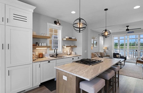 Ottawa House | Breathtaking Harbor Views