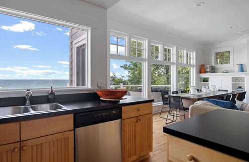 New Buffalo House | Breathtaking Home on Lake MI w Priv Beach & VIEWS