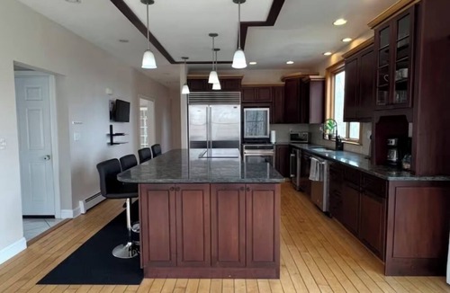 Columbia House | Breathtaking home with unforgettable views