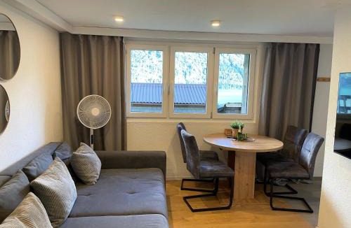 Niederried bei Interlaken Apartment | Breathtaking Lake & Mountain View Apartment