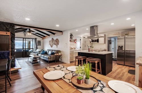 Hauser House | Breathtaking Lake Views | Private Dock, Fire Pit & Chef’s Kitchen