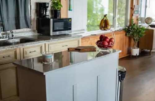 Wolcott Cabin | Breathtaking Lakefront Cabin On Lake Ontario with Beach!