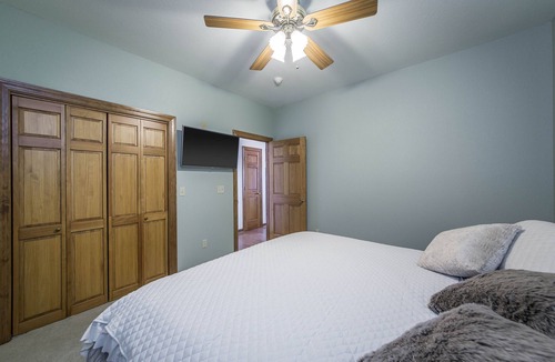 Quitman House | Breathtaking Lakeview GUEST Home in Diamond Bluff