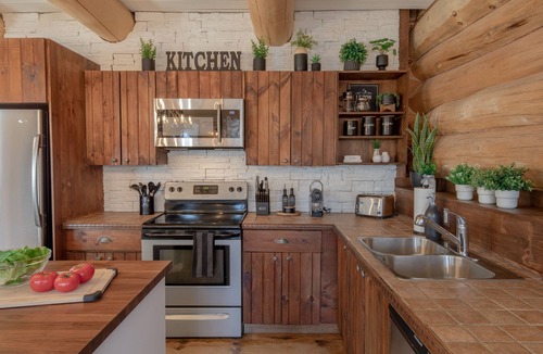 Saint-Faustin-Lac-Carre Ski Chalet | Breathtaking log house w/HotTub - Winter paradise