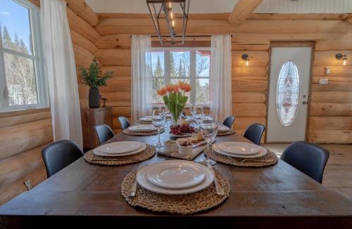 Saint-Faustin-Lac-Carre Ski Chalet | Breathtaking log house with HotTub - Winter paradise in Tremblant