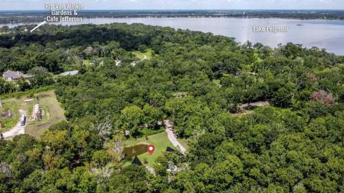 New Iberia House | Breathtaking Luxurious A-Frames with Hot-Tub in Louisiana