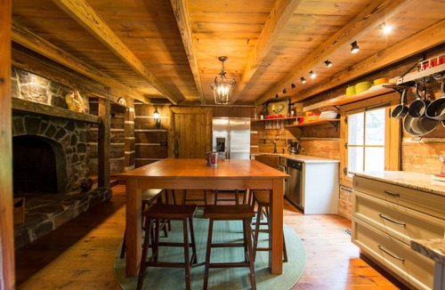 Knoxville Cabin | Breathtaking Luxury Log Cabin on TN Horse Farm