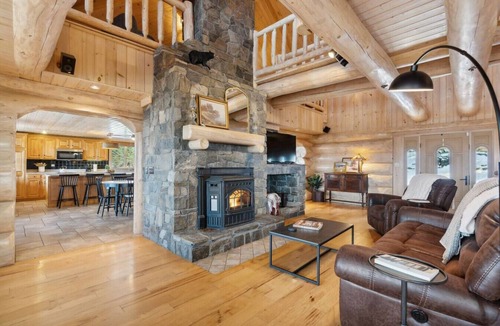 Lovell Cabin | Breathtaking Mountain Getaway - Skiing & Hot Tub
