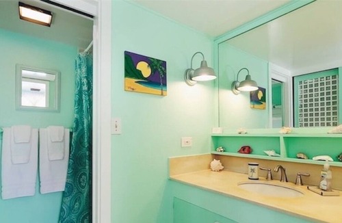 Punaluu Cottage | Breathtaking Ocean Views Beach Cottage