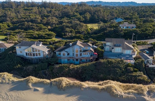 Florence House | Breathtaking Oceanfront Getaway