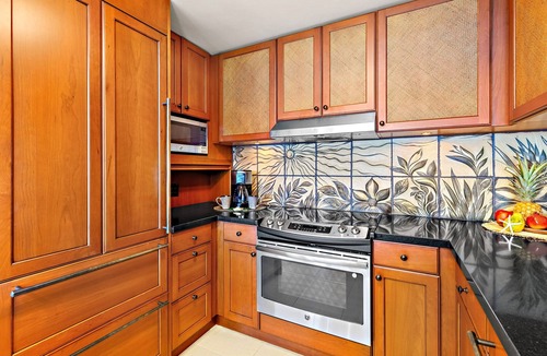 Honokowai Condo | Breathtaking Oceanfront/Beach Front Corner View Luxury on Kaanapali Beach 2B 2B