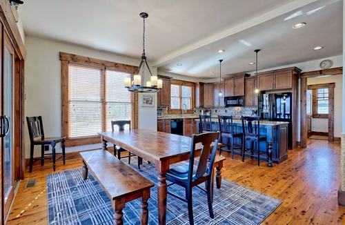 Lavonia House | Breathtaking panoramic lake views on deep water!