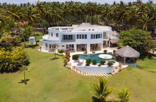 Los Brazos Villa | Breathtaking Private 5 BR Oceanfront Oasis