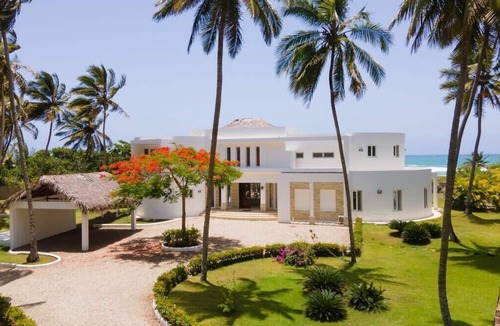 Los Brazos Villa | Breathtaking Private 5 BR Oceanfront Oasis