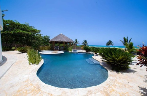 Los Brazos Villa | Breathtaking Private 5 BR Oceanfront Oasis