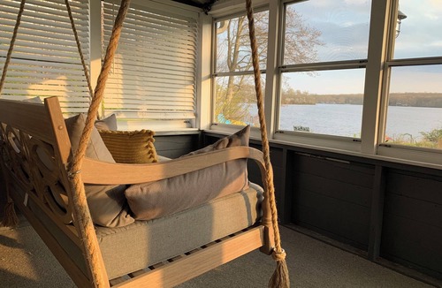 Lebanon Cottage | Breathtaking Private, Lakefront Retreat.