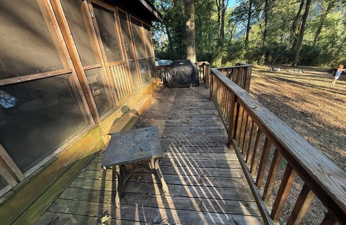 Boswell House | Breathtaking river stay: 3 bedrooms, big views, and pure mountain quiet.