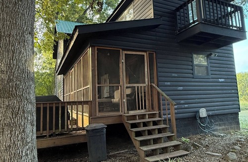Boswell House | Breathtaking river stay: 3 bedrooms, big views, and pure mountain quiet.