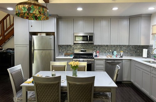 Damascus House | Breathtaking River Front Cabin