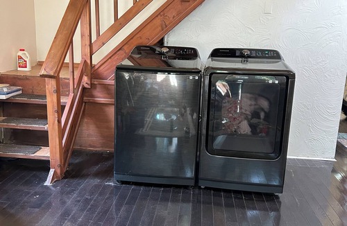 Damascus House | Breathtaking River Front Cabin