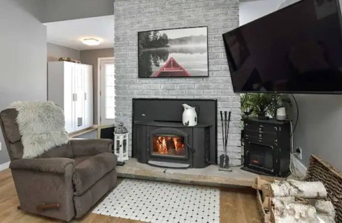 Washago House | Breathtaking River Front Oasis